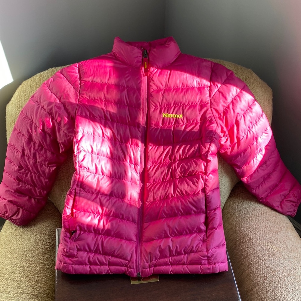 GIRLS MARMOT JACKET! size medium good but used condition